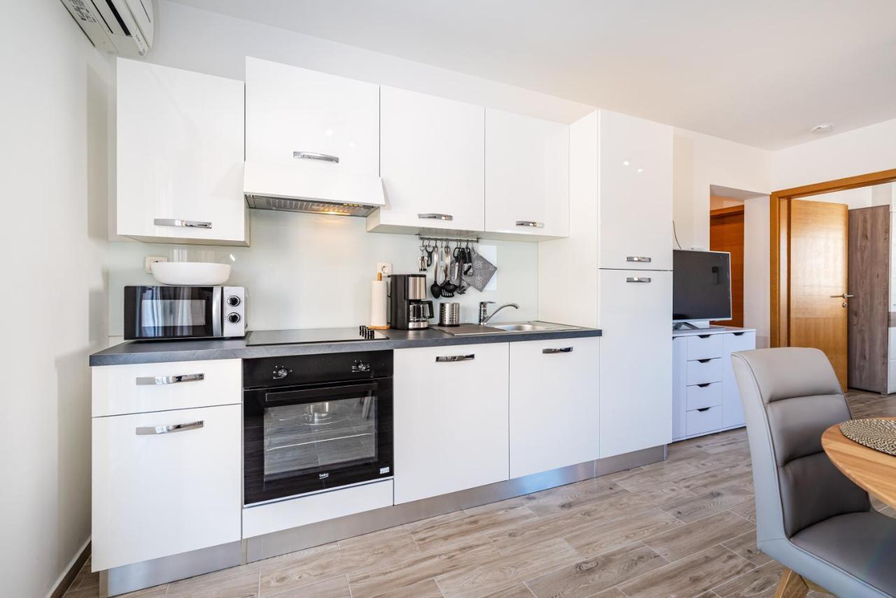 Aurelia Apartment *